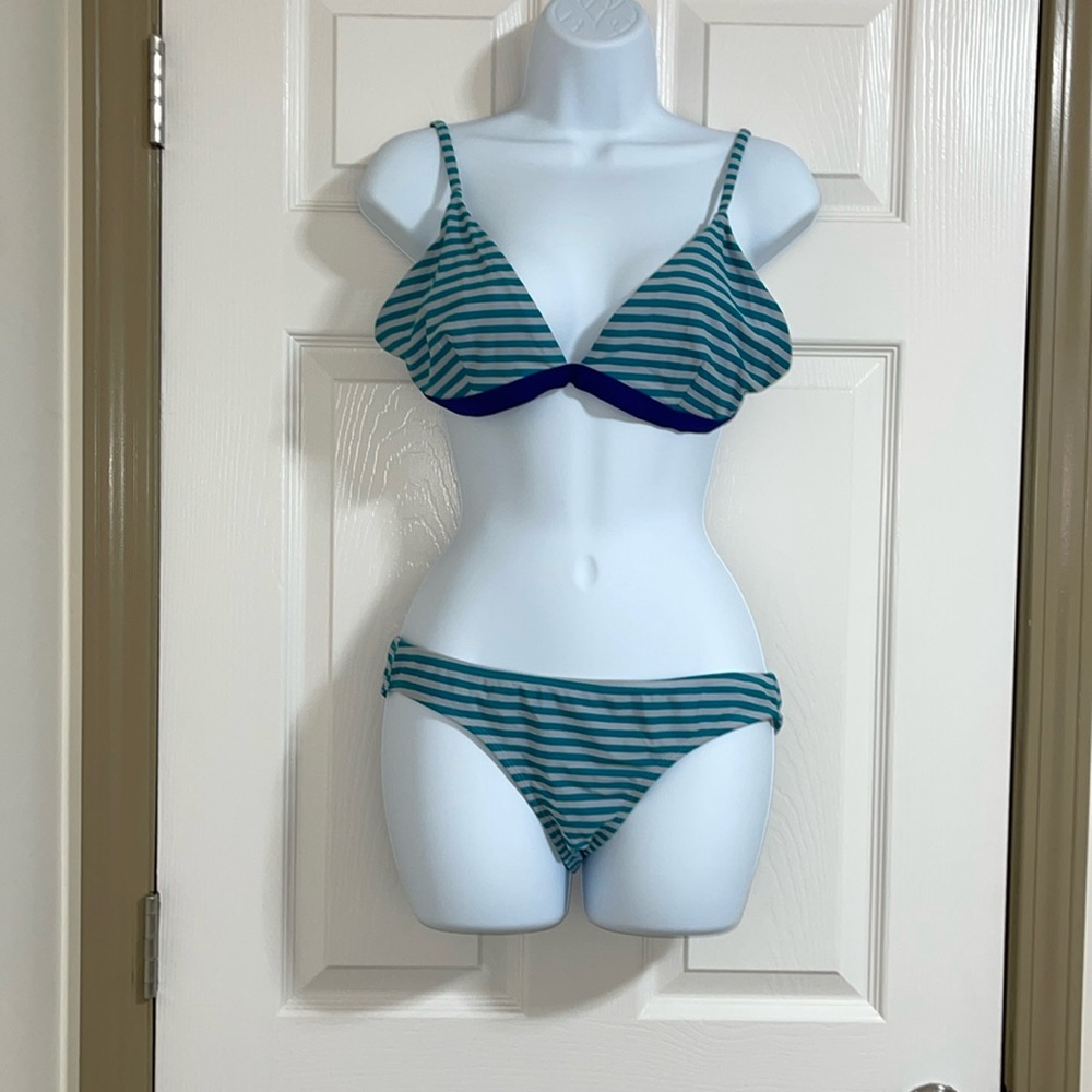 Old Navy 2 piece swim suit